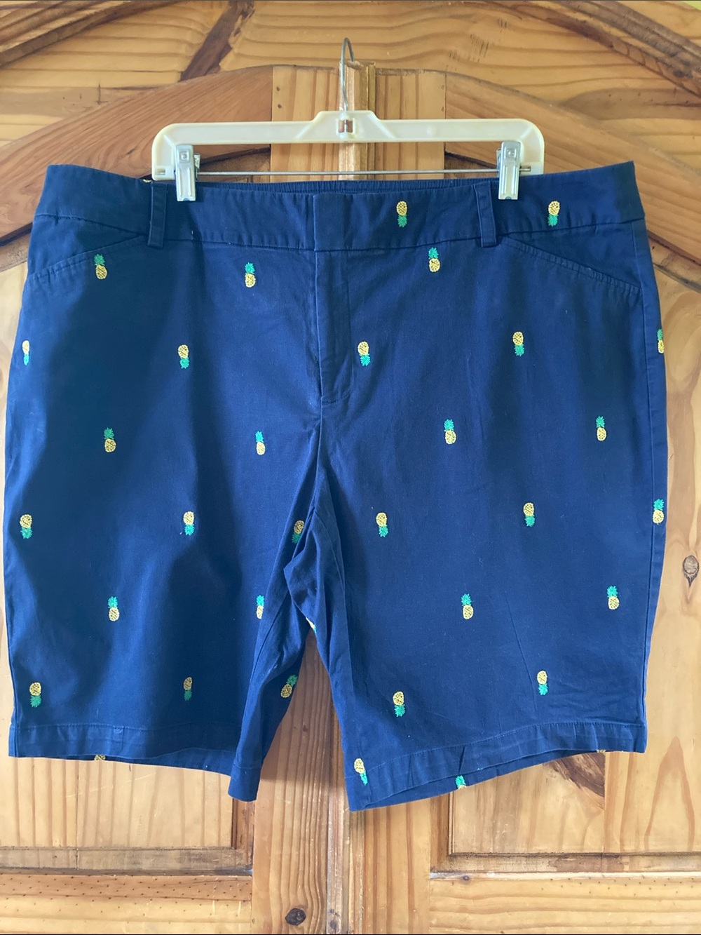 Women Charter Club blue yellow embroidered pineapple flat front shorts size 20W